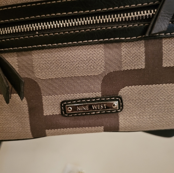 Nine West crossbody purse - Picture 4 of 4